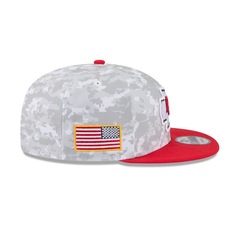 Boné New Era 9Fifty Kansas City Chiefs NFL Salute Service 2025 Masculino - Foto 6