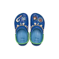 Sandália Infantil Crocs Disney Maui Classic Clog K Multi - Foto 4