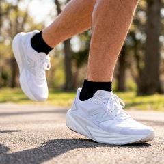 TENIS MASCULINO NEW BALANCE FUELCELL REBEL V5 - Foto 8