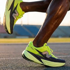 TENIS MASCULINO NEW BALANCE FUELCELL REBEL V5 - Foto 7