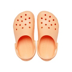 Sandália Crocs Classic Clog K Electric Sunstone - Unissex - Foto 5
