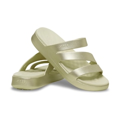 Sandália Feminino Crocs Getaway Metallic Strappy Sandal Champagne Metallic - Foto 4
