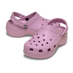 Sandália Crocs Classic Platform Clog Hydrangea - Feminino - Foto 4