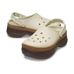 Sandália Crocs Classic Stacked Clog Mocha - Feminino - Foto 4