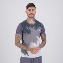 Camiseta Diadora Esportiva Logo Masculina - Foto 2