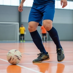 Kit Chuteira Futsal Umbro Manchester + Meião - Adulto - Foto 3
