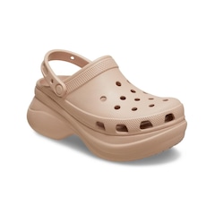 Sandália Crocs Classic Bae Clog Pink Caramel - Feminina - Foto 2