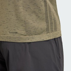 Camiseta adidas Workout Essentials Seamless Masculina - Foto 6