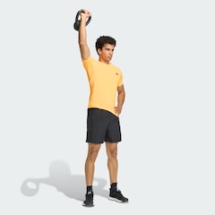Camiseta adidas Workout Essentials Base Masculina - Foto 4