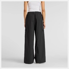 Calça New Balance Nylon Cargo Feminina - Foto 2