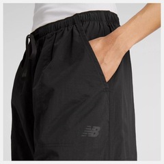 Calça New Balance Nylon Cargo Feminina - Foto 4