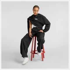 Calça New Balance Nylon Cargo Feminina - Foto 6