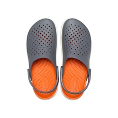 Sandália Crocs Inmotion Clog Slate - Unissex - Foto 5