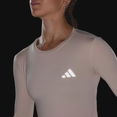 Camiseta adidas Run Ess LS Feminina - Foto 6