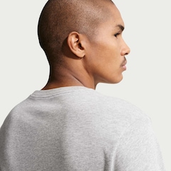 Camiseta Nike Sportswear Celebrate Masculina - Foto 2