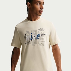 Camiseta Nike Sportswear Celebrate Masculina - Foto 1