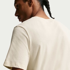 Camiseta Nike Sportswear Celebrate Masculina - Foto 2