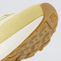 Tênis Feminino New Balance 370 V1 - Foto 8