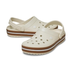 Sandália Crocs Crocband Gum Clog Summit - Unissex - Foto 4