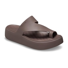 Sandália Crocs Getaway Platform Toe Loop Sandal Truffle - Feminin - Foto 2