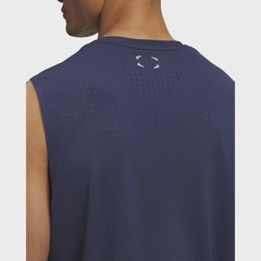 Camiseta Regata de Treino Under Armour Halo Vent SL Masculina - Foto 4