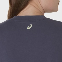 Camiseta ASICS Nagino Relaxed Graphic Feminino - Foto 7
