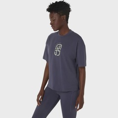 Camiseta ASICS Nagino Relaxed Graphic Feminino - Foto 9