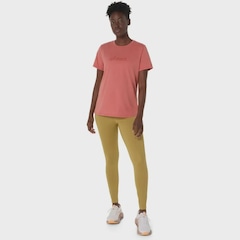 Camiseta ASICS Training Core Logo Feminino - Foto 6