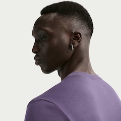 Camiseta Nike Sportswear Café Swoosh Mug Unissex - Foto 2