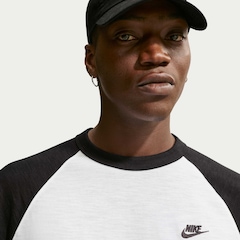 Camiseta Nike Club Raglan Masculina - Foto 3