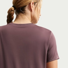 Camiseta Feminina Nike Dri-Fit Legend - Foto 2