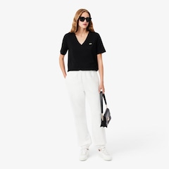 Camiseta de Algodão com Gola V e Caimento Relaxado Lacoste Feminina - Foto 2