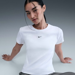 Camiseta Nike Sportswear Feminina - Foto 4