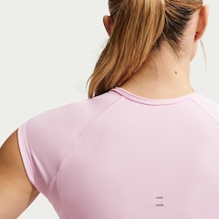 Camiseta Cropped Dri-FIT Nike Tempo Swoosh Feminina - Foto 2