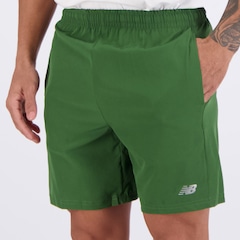 Bermuda New Balance Sport Essentials 7 Logo Verde Masculina - Foto 3
