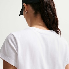 Camiseta Nike Sportswear Club Heritage Feminina - Foto 2