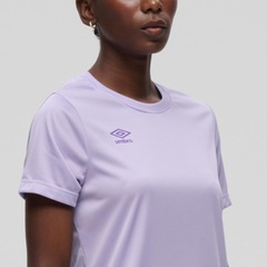 Camiseta Umbro Legacy - Feminina - Foto 2