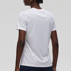 Camiseta Umbro Legacy - Feminina - Foto 4
