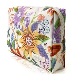 Necessaire Farm Ora Bolas G Wellness Nas Nuvens Original - Foto 3