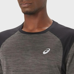 Camiseta ASICS Road Masculino - Foto 6