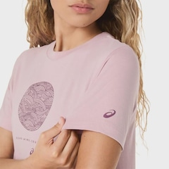 Camiseta ASICS Seasonal Graphic Tee Feminino - Foto 5
