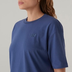 Camiseta New Balance Oversized Small Logo Feminina - Foto 4