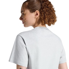 Camiseta adidas Essentials - Feminina - Foto 3