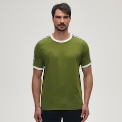 Camiseta Umbro Tape F.C. Masculina - Foto 1