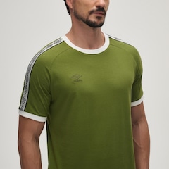 Camiseta Umbro Tape F.C. Masculina - Foto 3