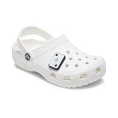 Jibbitz™ Crocs Carta Dedo Médio Espadas - Foto 2