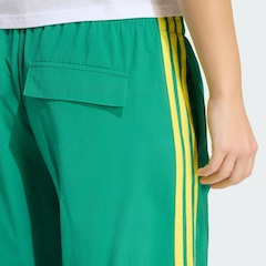 Calça Adidas Paraquedas Três Listras Woven Feminina - Foto 6