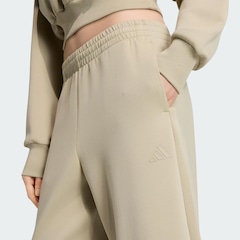 Calça de Modelagem Reta adidas Soft Lux Feminina - Foto 5