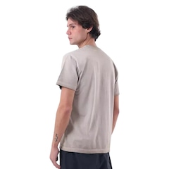 Camiseta Champion Stone Script Dark Khaki Masculina - Foto 2