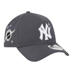 Boné Masculino New Era 940A-Frame Planets New York Yankees Aba Curva - Foto 2